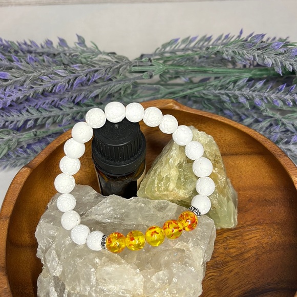 NEW Amber Essential Oil Diffuser Bracelet White Natural Lava Stone - Picture 2 of 8